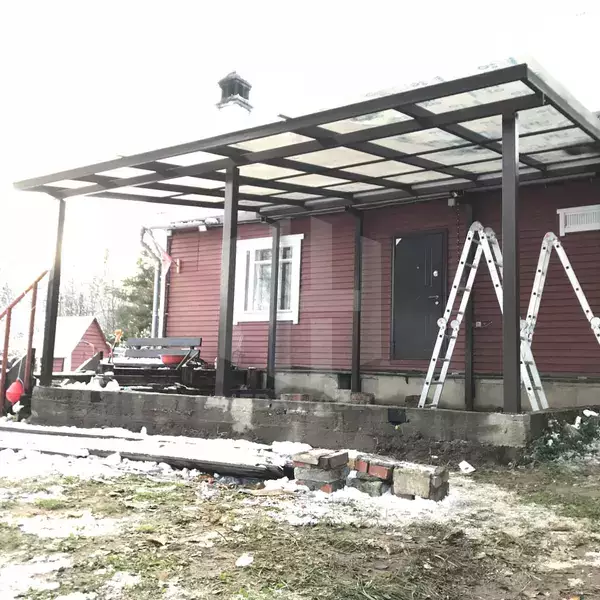 прямой навес из поликарбоната монолитного
