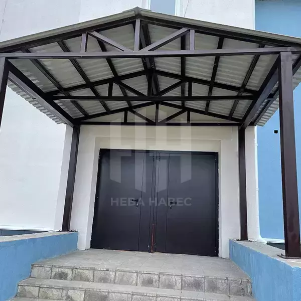 двускатный навес с кровлей из профнастила марки К 20