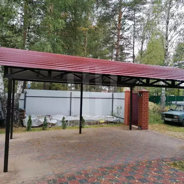 Автонавес с профлистом арочного типа для дачного дома
